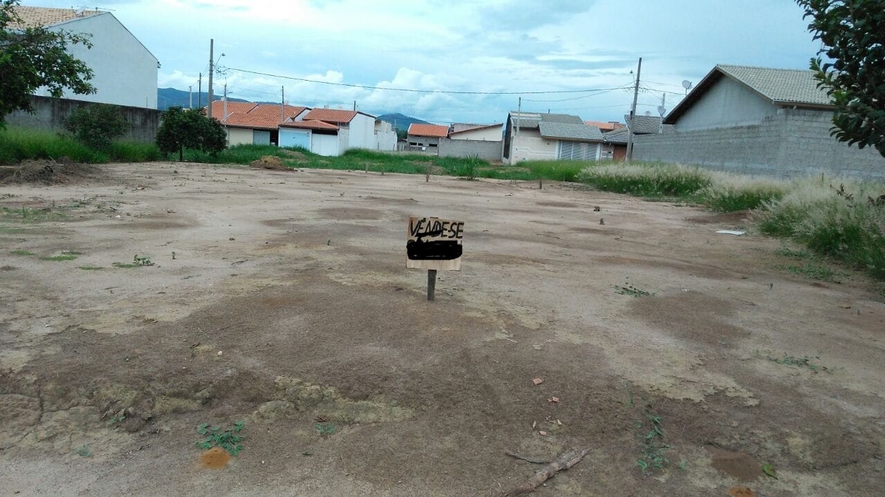 Terreno à venda, 200m² - Foto 1