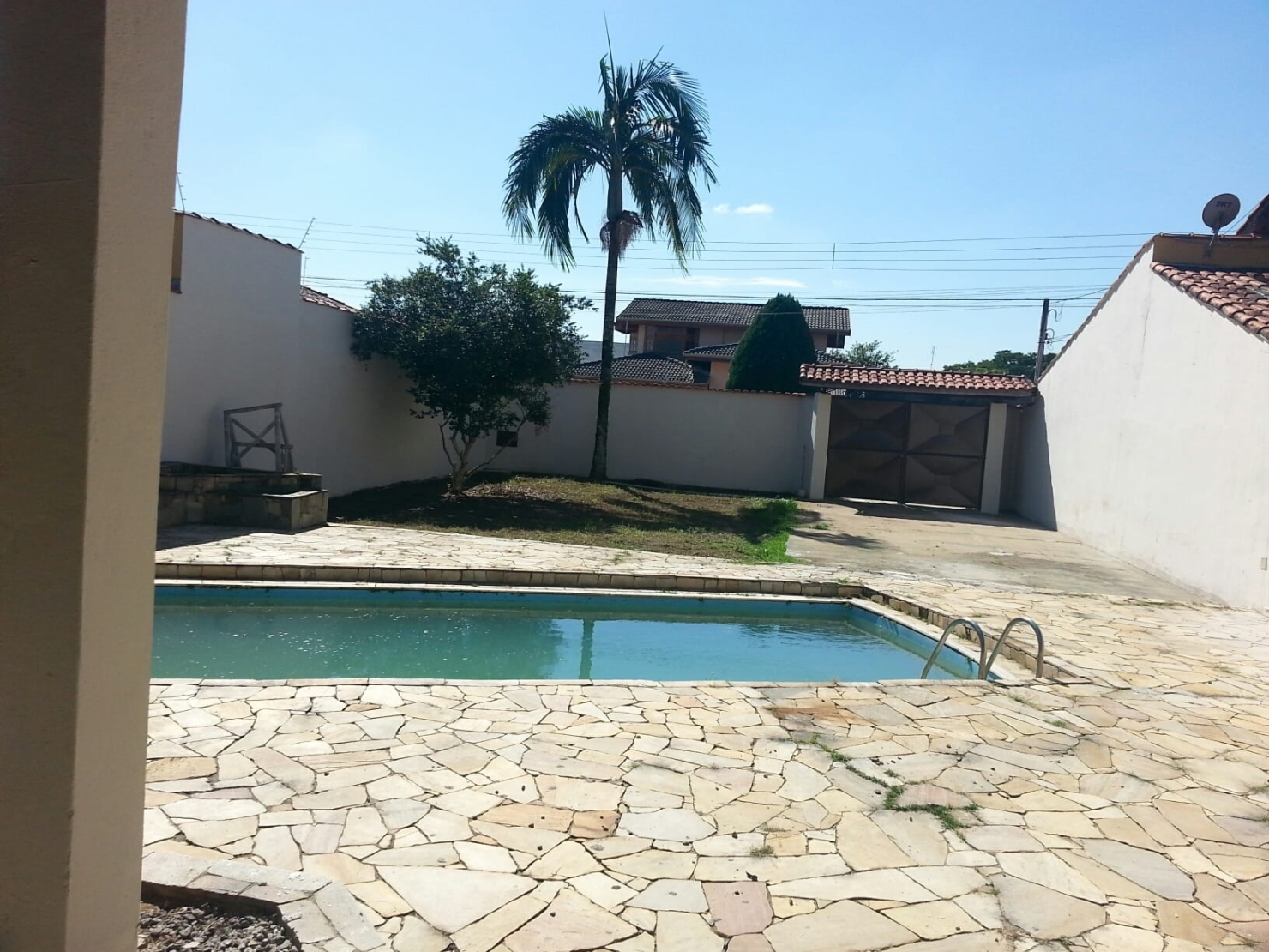 Terreno à venda com 1 quarto, 50m² - Foto 1