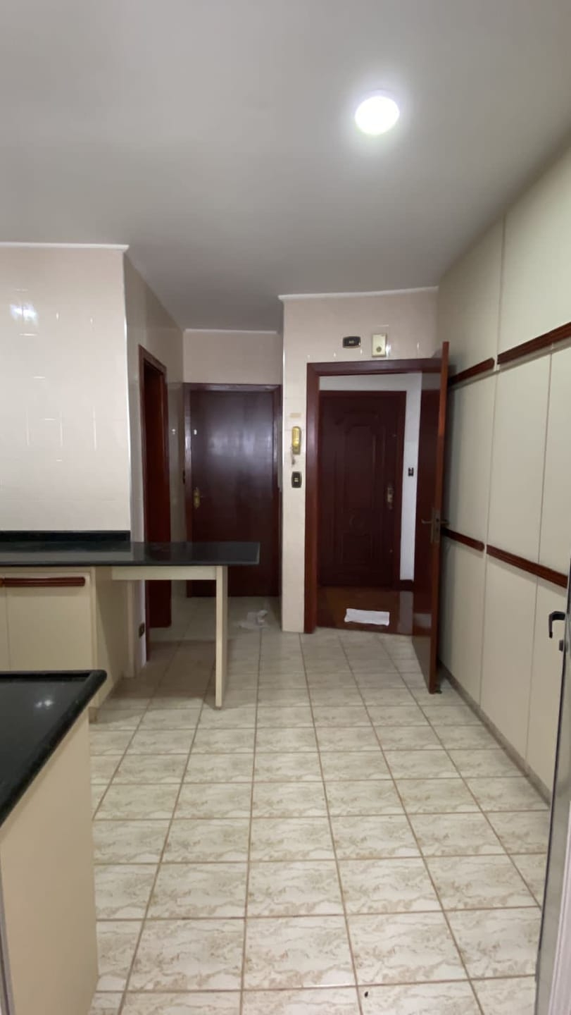 Apartamento à venda com 3 quartos, 130m² - Foto 7
