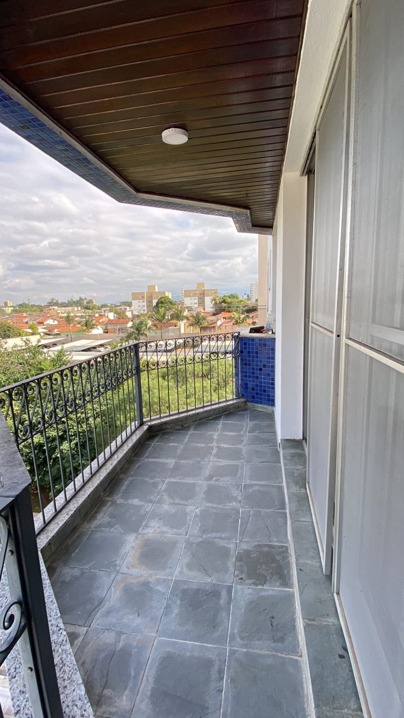 Apartamento à venda com 3 quartos, 130m² - Foto 1