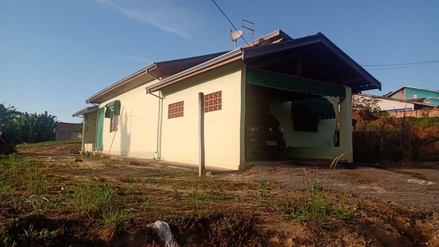 Terreno à venda com 2 quartos, 150m² - Foto 1