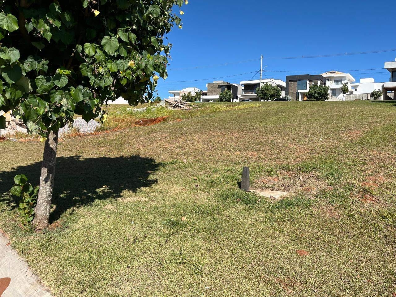 Terreno à venda, 300m² - Foto 1