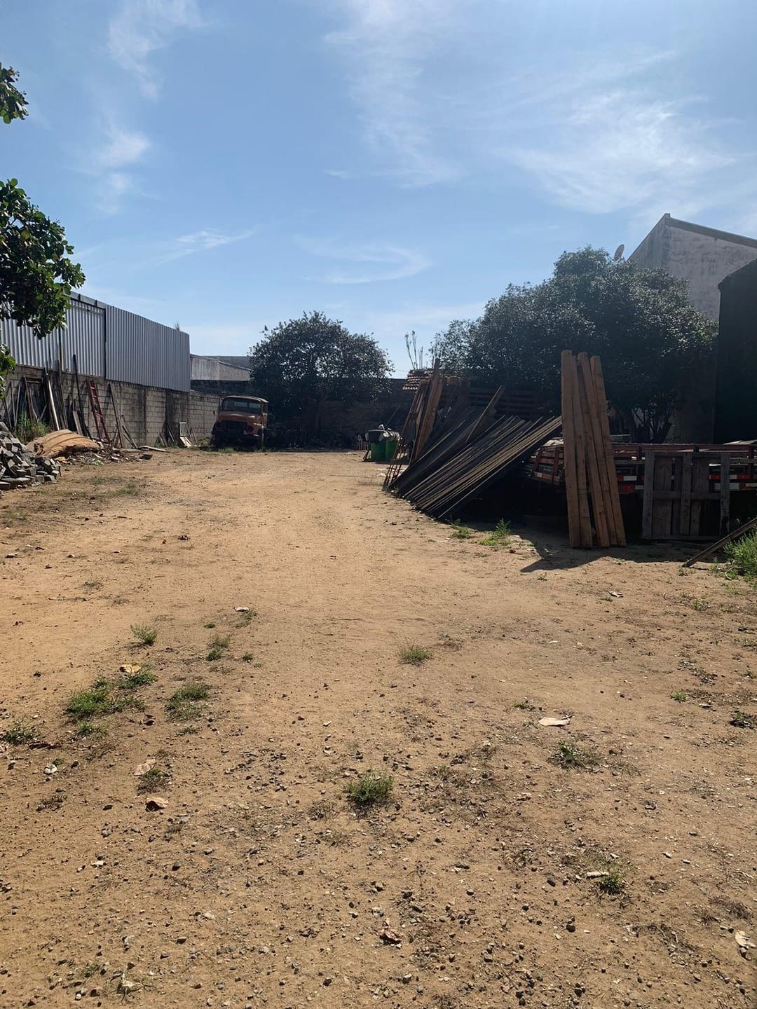Terreno à venda, 1000m² - Foto 1