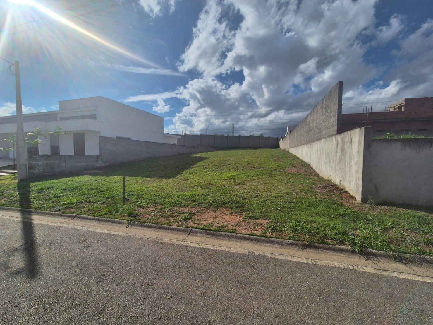 Terreno à venda, 704m² - Foto 1