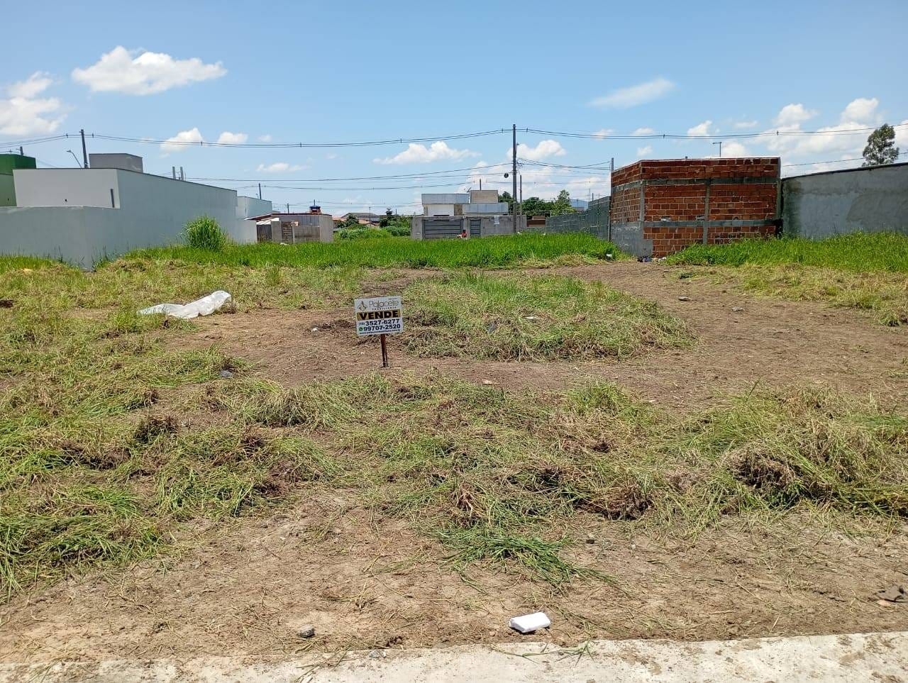 Terreno à venda, 250m² - Foto 1