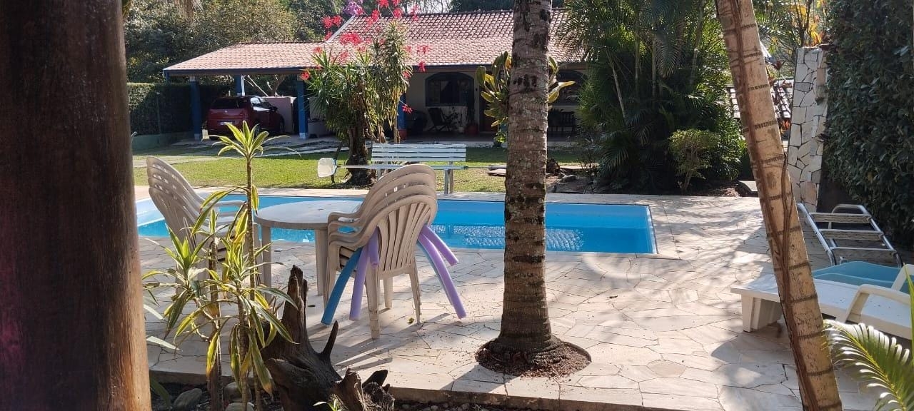 Casa de Condomínio à venda com 4 quartos, 320m² - Foto 2