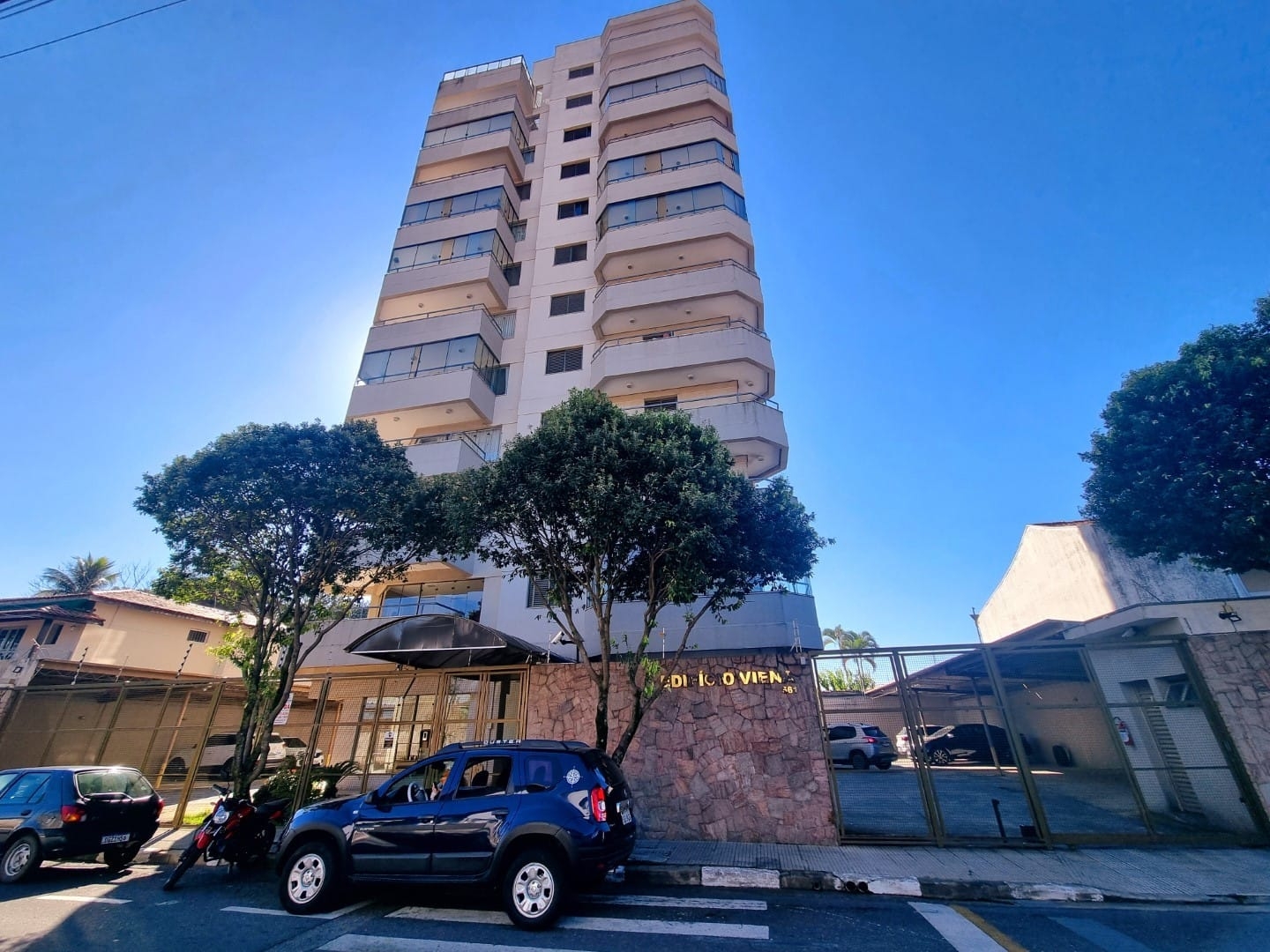 Apartamento à venda e aluguel com 3 quartos, 270m² - Foto 1