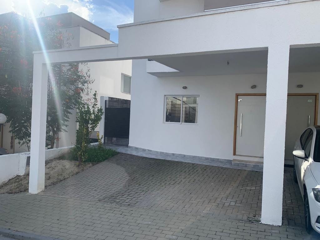 Casa de Condomínio à venda com 3 quartos, 119m² - Foto 1