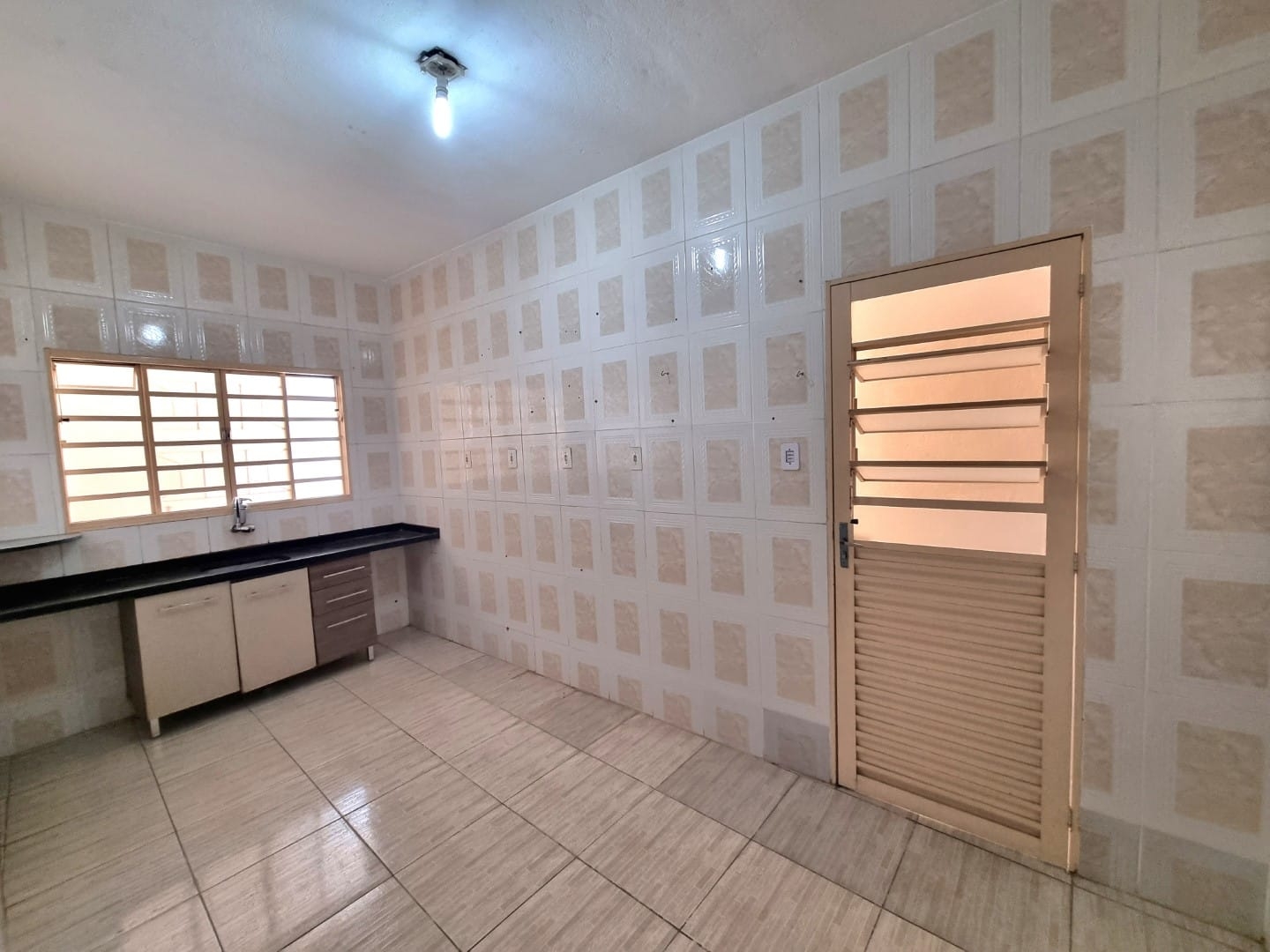 Sobrado à venda com 2 quartos, 224m² - Foto 2