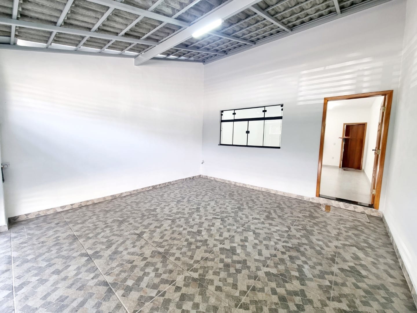 Casa à venda com 3 quartos, 98m² - Foto 4