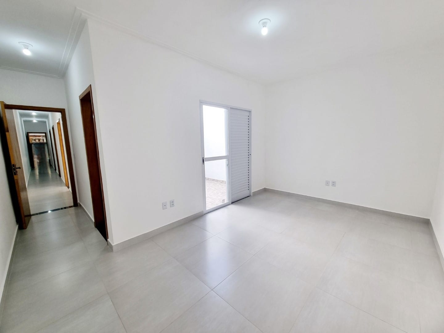 Casa à venda com 3 quartos, 98m² - Foto 9