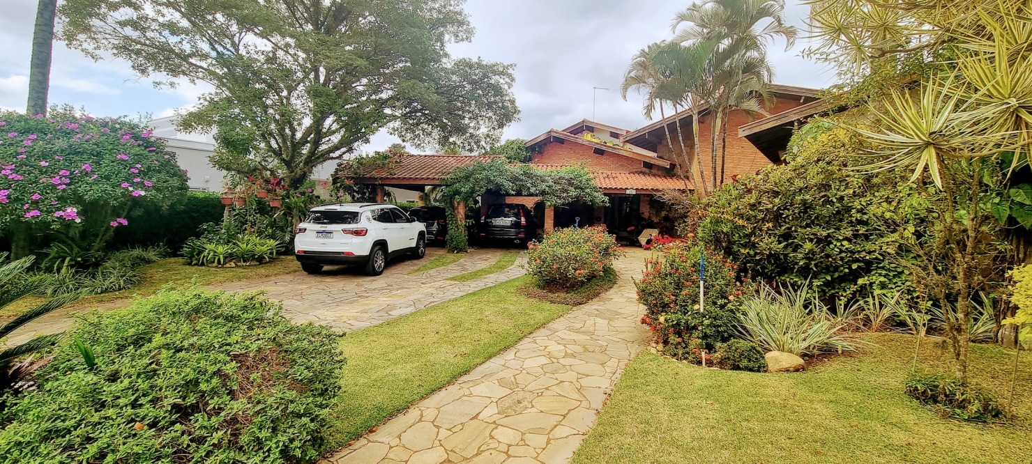 Casa de Condomínio à venda com 4 quartos, 380m² - Foto 1