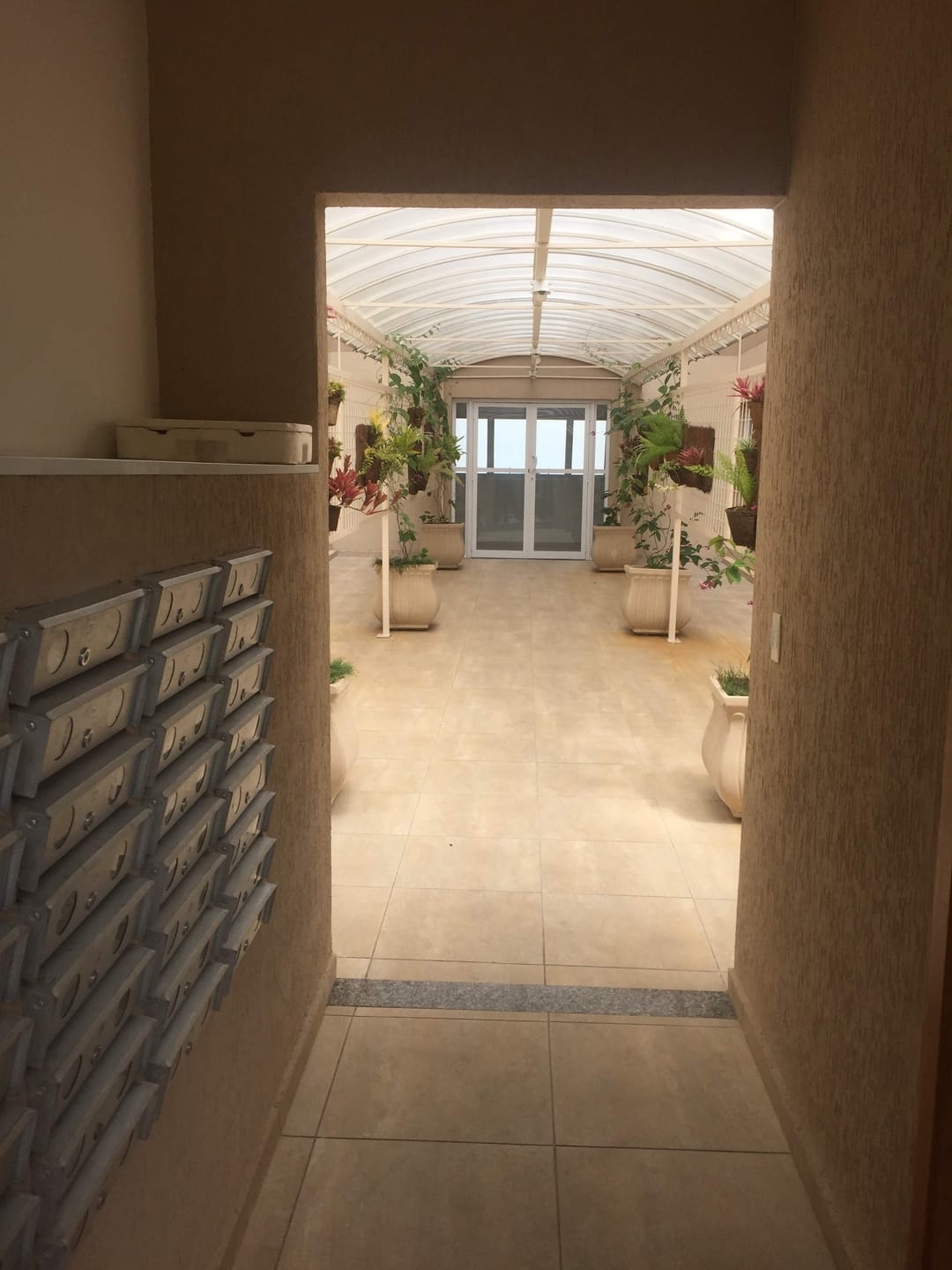 Apartamento à venda com 2 quartos, 67m² - Foto 3