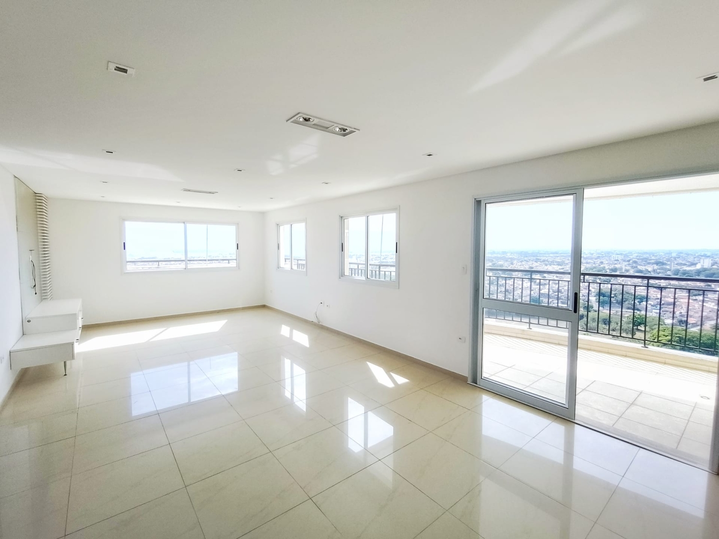 Cobertura à venda e aluguel com 4 quartos, 208m² - Foto 1