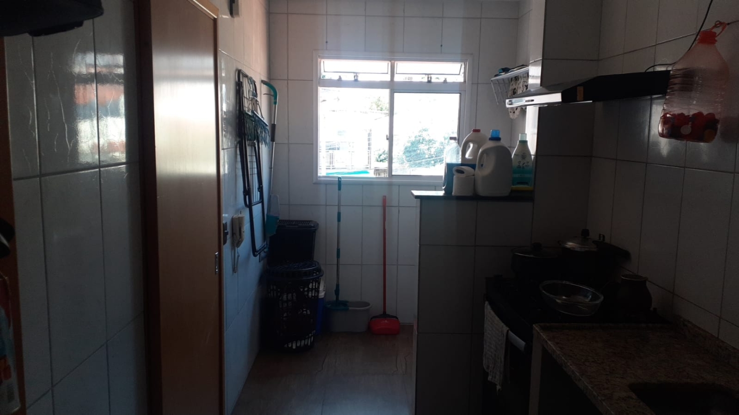 Apartamento à venda com 2 quartos, 75m² - Foto 4
