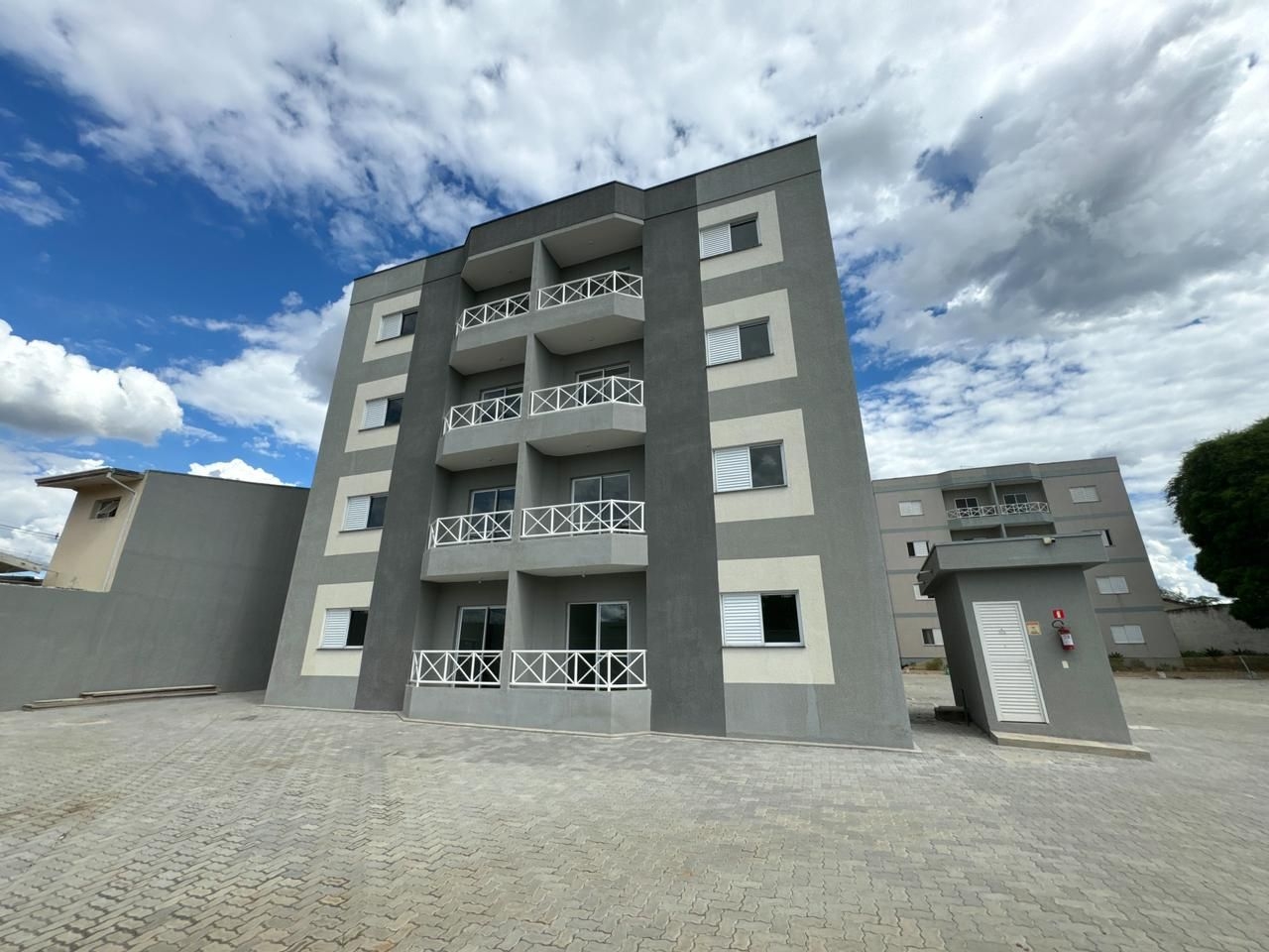 Apartamento à venda com 2 quartos, 73m² - Foto 4