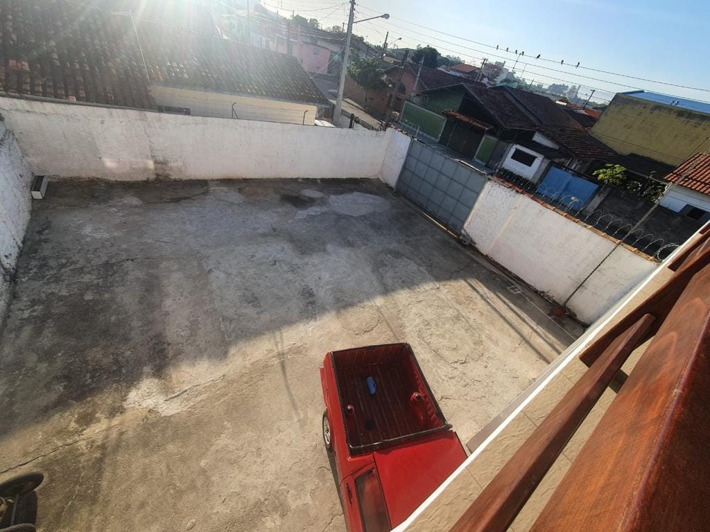 Sobrado à venda com 3 quartos, 237m² - Foto 1