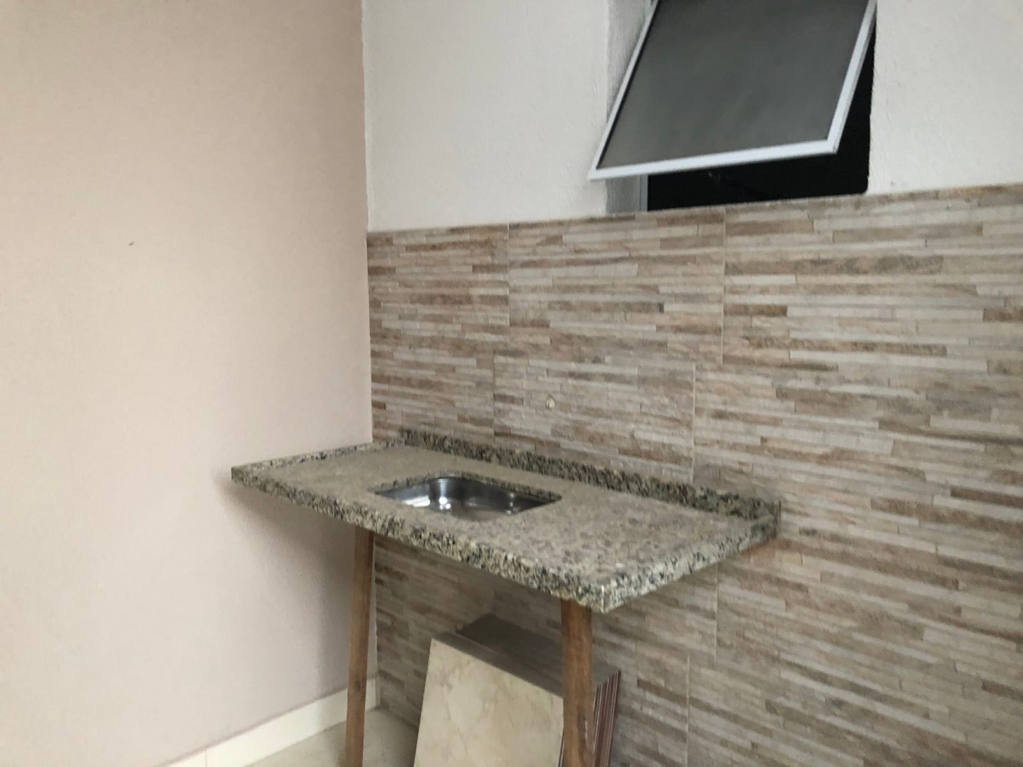 Casa à venda com 3 quartos, 80m² - Foto 1