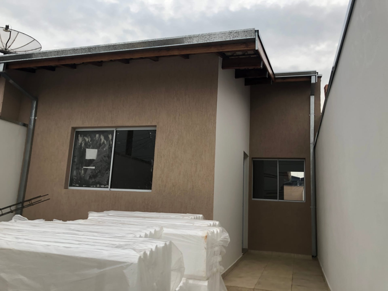 Casa à venda com 3 quartos, 80m² - Foto 3