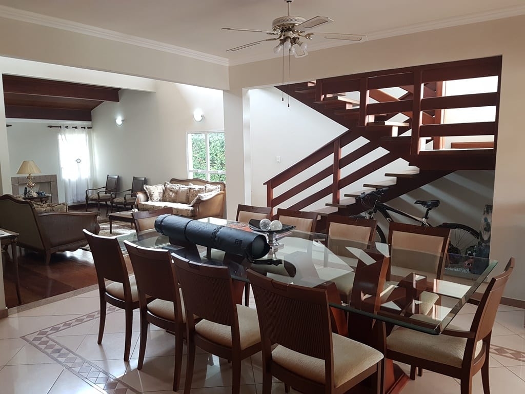 Casa de Condomínio à venda com 3 quartos, 380m² - Foto 1