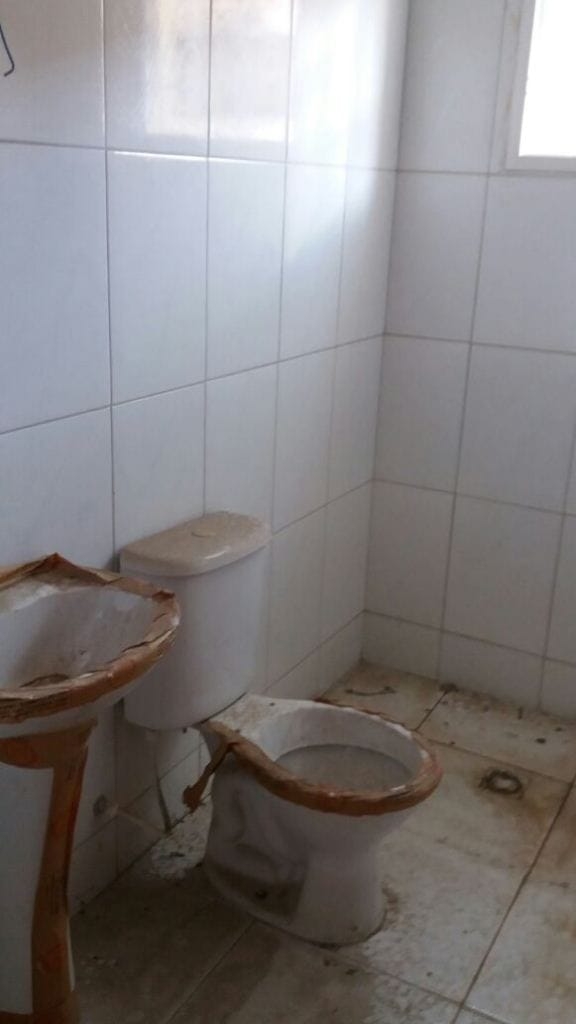 Casa à venda com 2 quartos, 65m² - Foto 4
