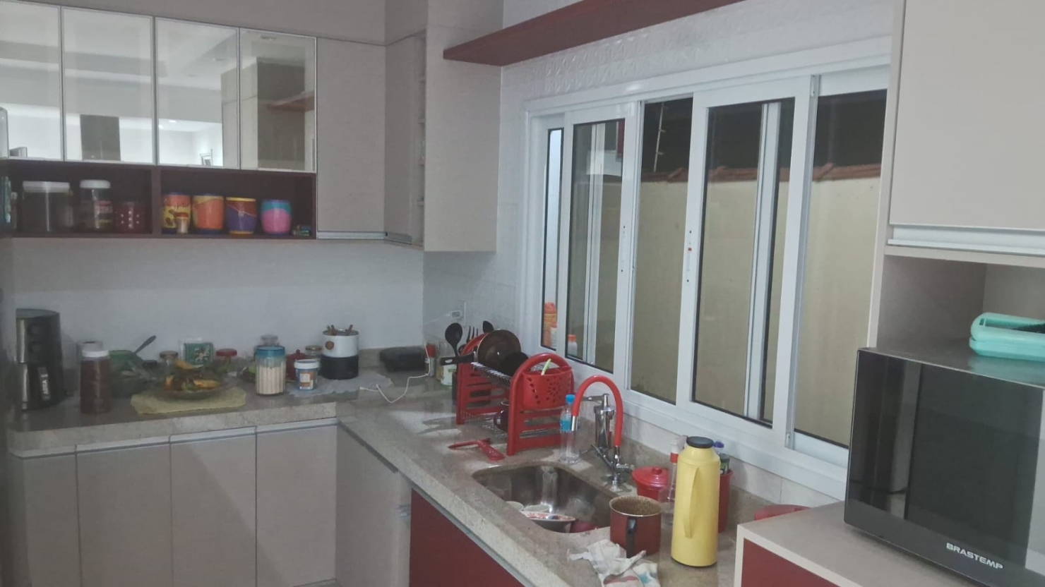 Casa à venda com 3 quartos, 217m² - Foto 3