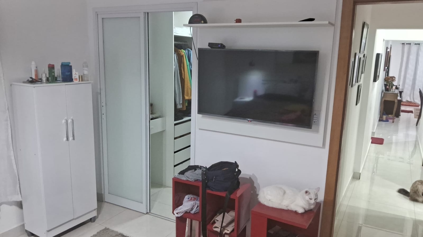 Casa à venda com 3 quartos, 217m² - Foto 8