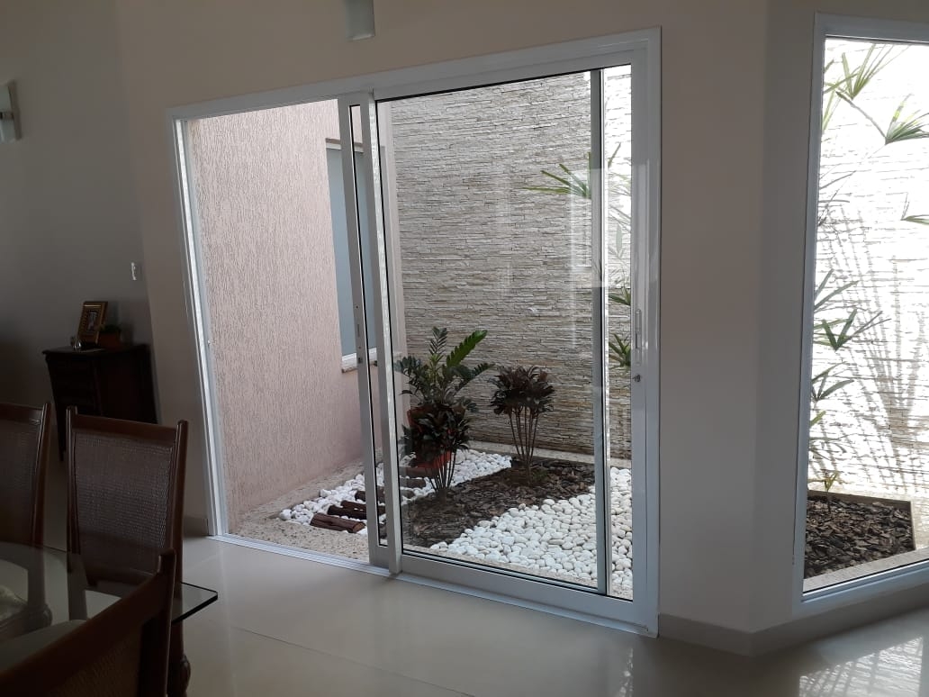 Casa à venda com 3 quartos, 335m² - Foto 2