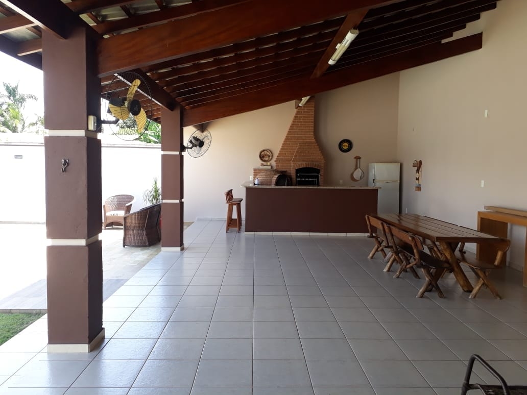 Casa à venda com 3 quartos, 335m² - Foto 8