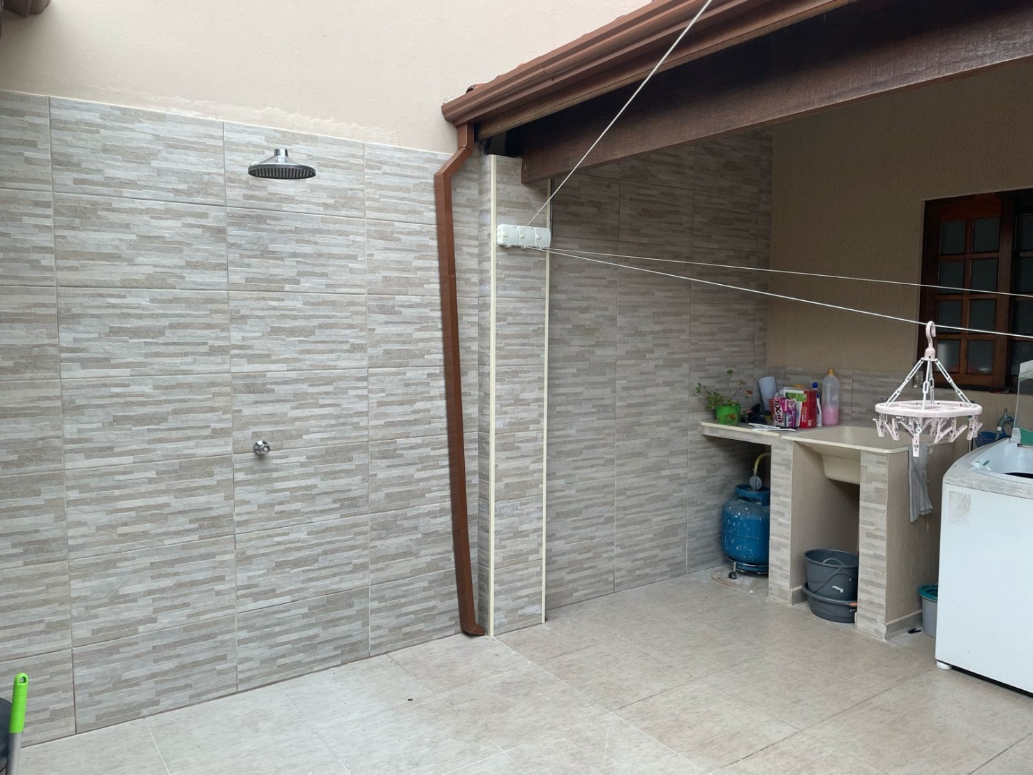 Casa à venda com 3 quartos, 190m² - Foto 2