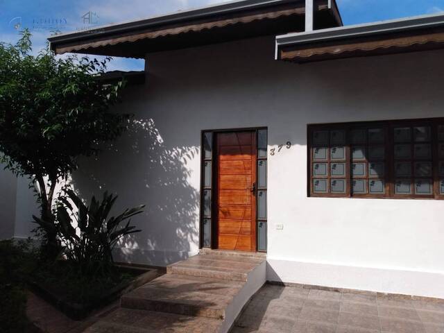 Casa para Locação em Pindamonhangaba - 2