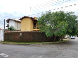 Sobrado para Venda em Pindamonhangaba - 2