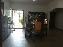 Casa para Venda em Pindamonhangaba - 2