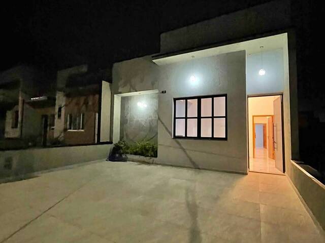 Venda em Condomínio Residencial e Comercial Laguna - Pindamonhangaba
