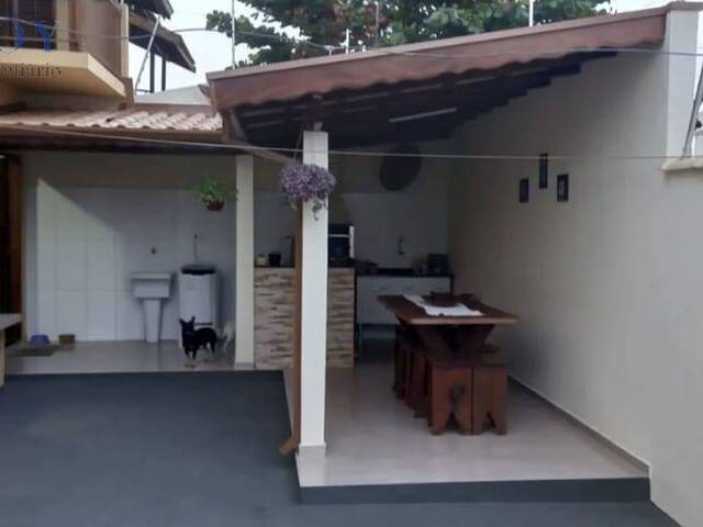 Sobrado para Venda em Pindamonhangaba - 4