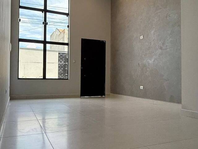 Venda em Residencial Parque das Palmeiras - Pindamonhangaba