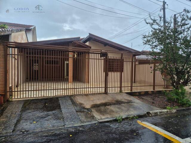 Casa para Venda em Pindamonhangaba - 2