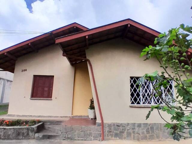 Casa para Venda em Campos do Jordão - 3