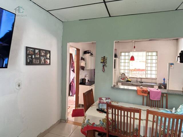 Casa para Venda em Guaratinguetá - 2