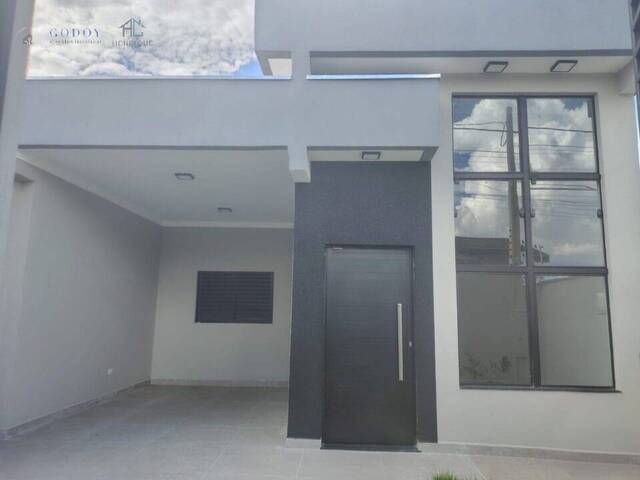 Venda em Residencial Parque das Palmeiras - Pindamonhangaba