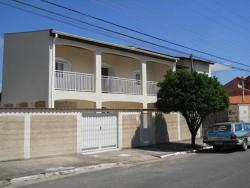 Casa para Venda em Guaratinguetá - 2