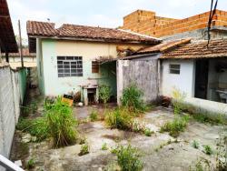 Casa para Venda em Pindamonhangaba - 2