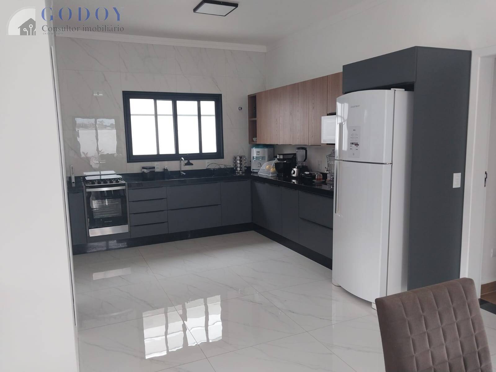 Casa, 3 quartos, 193 m² - Foto 2