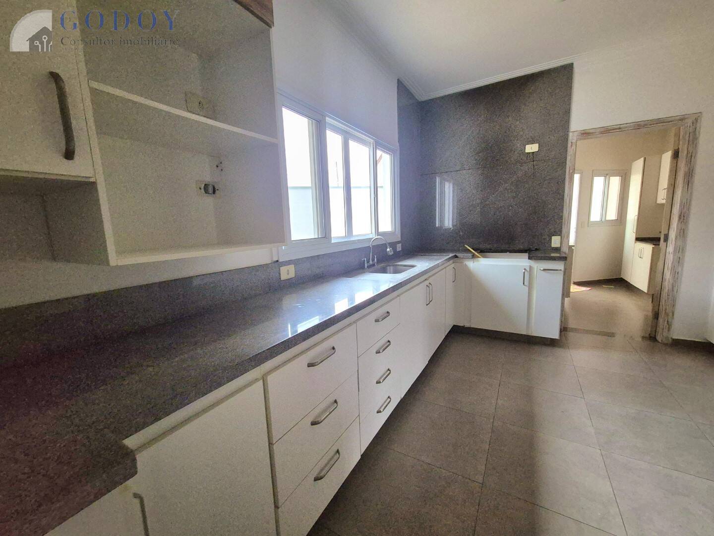 Casa de Condomínio à venda e aluguel com 3 quartos, 220m² - Foto 27
