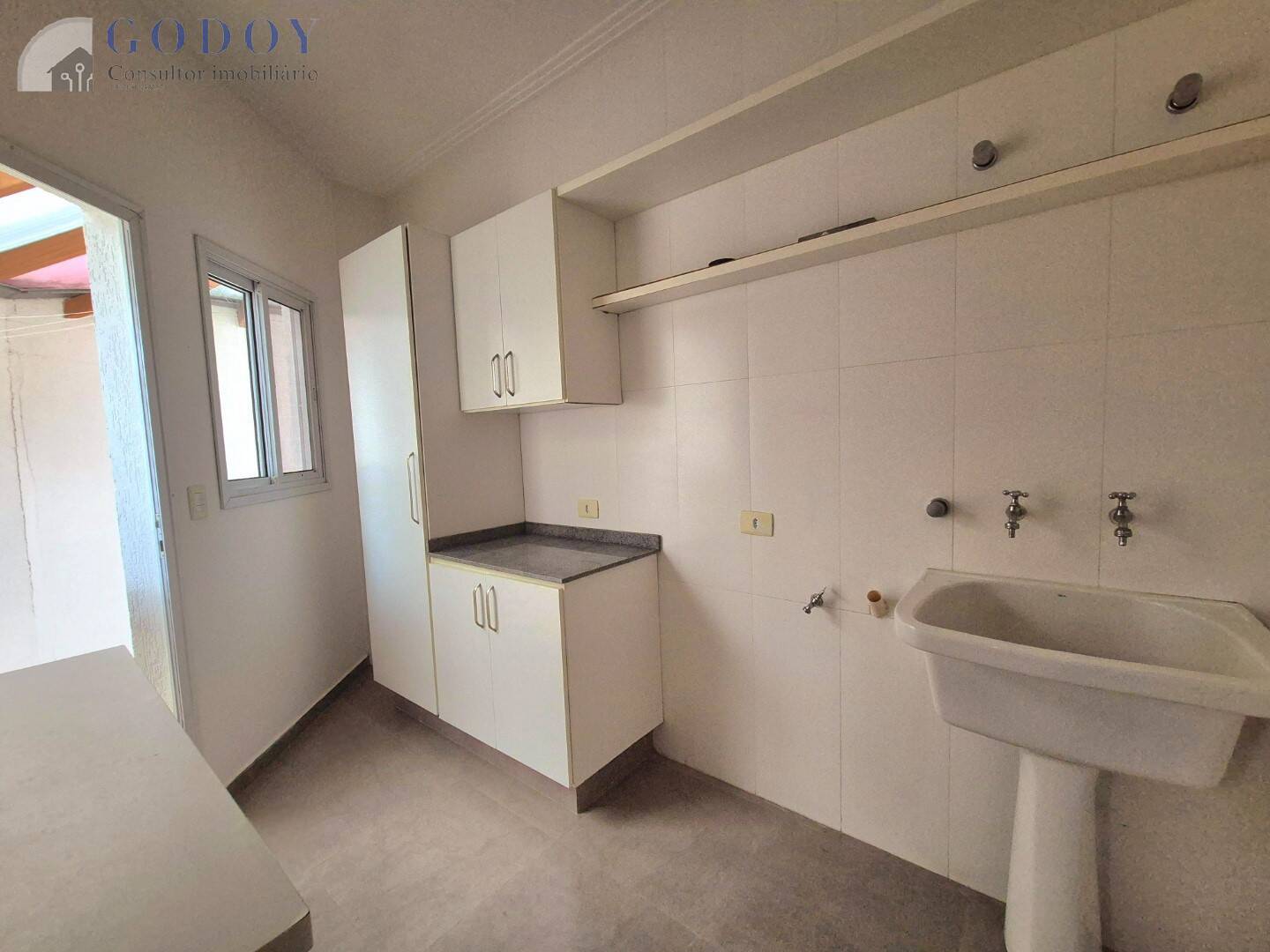 Casa de Condomínio à venda e aluguel com 3 quartos, 220m² - Foto 29