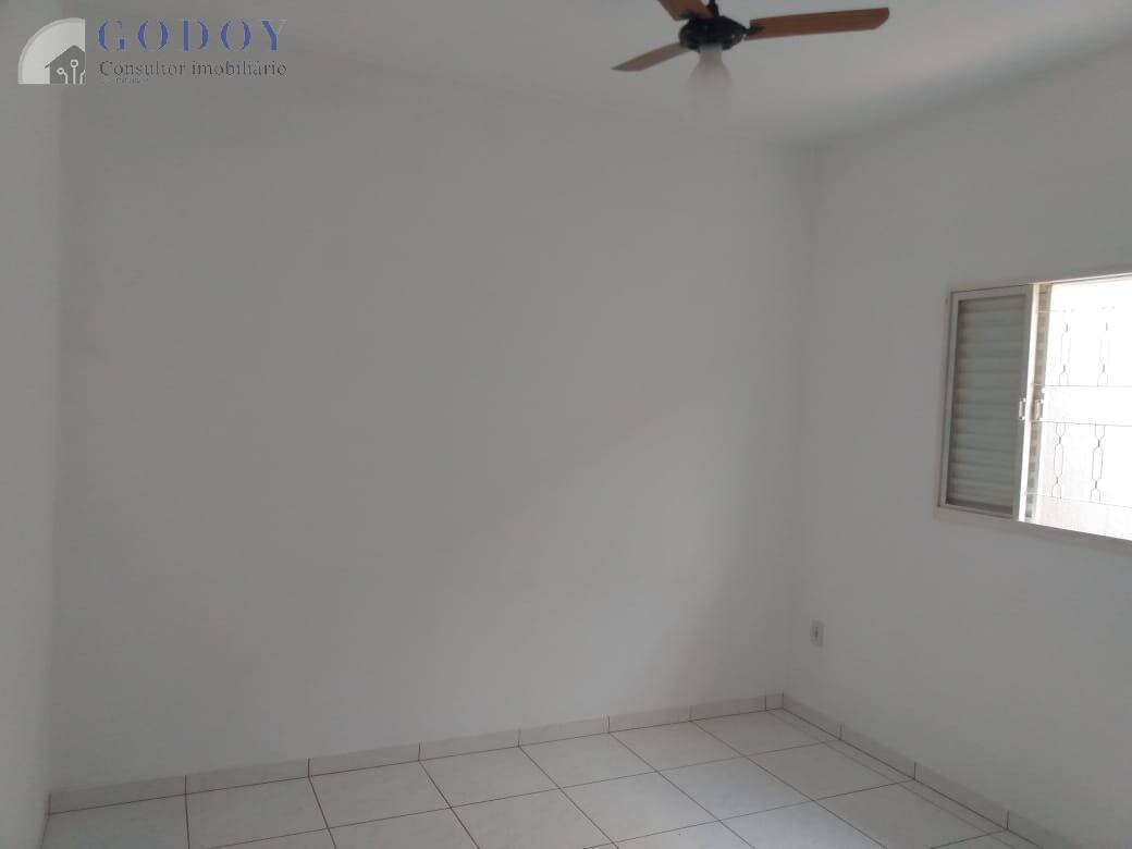 Casa à venda com 2 quartos, 65m² - Foto 3