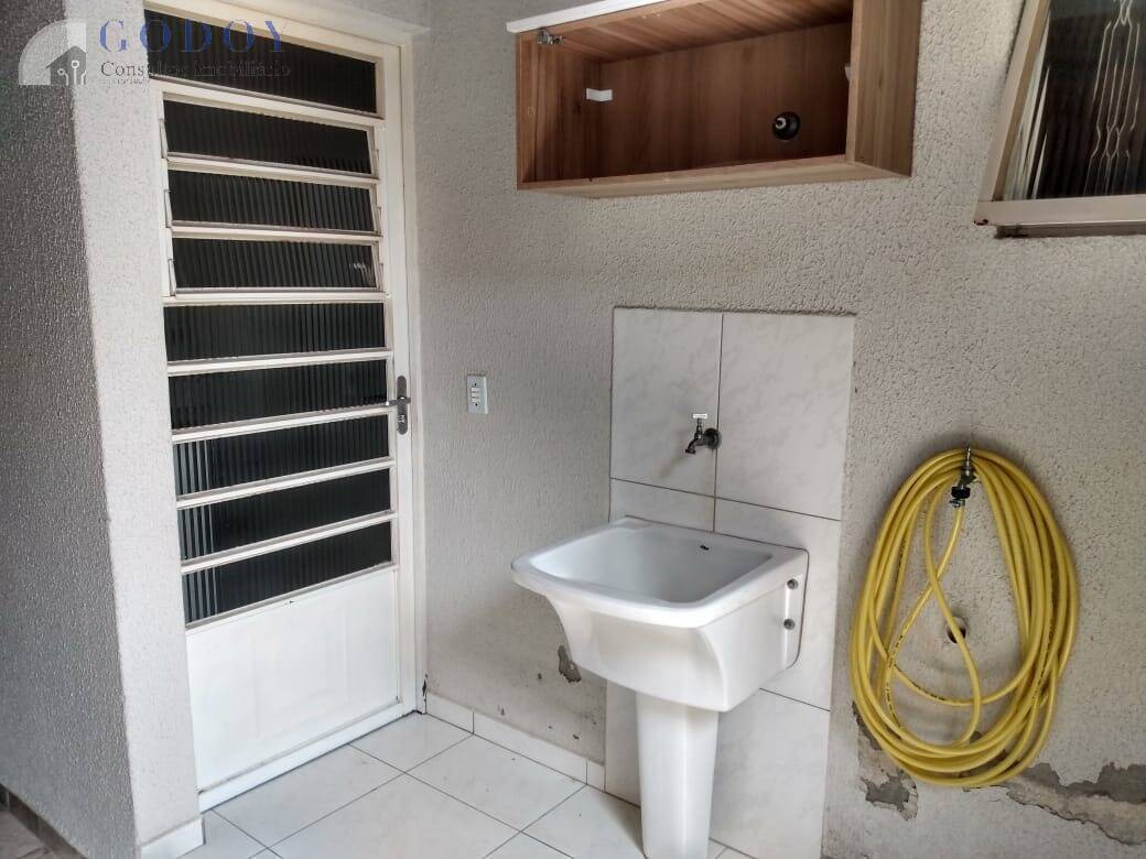 Casa à venda com 2 quartos, 65m² - Foto 9