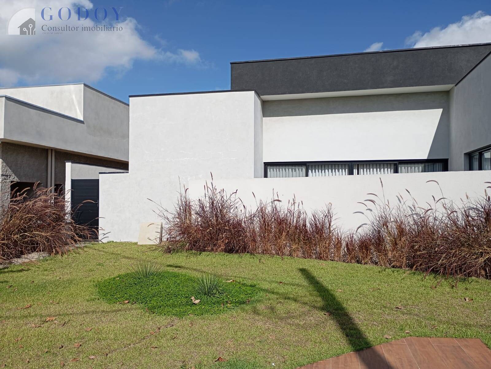 Casa de Condomínio à venda e aluguel com 4 quartos, 302m² - Foto 4