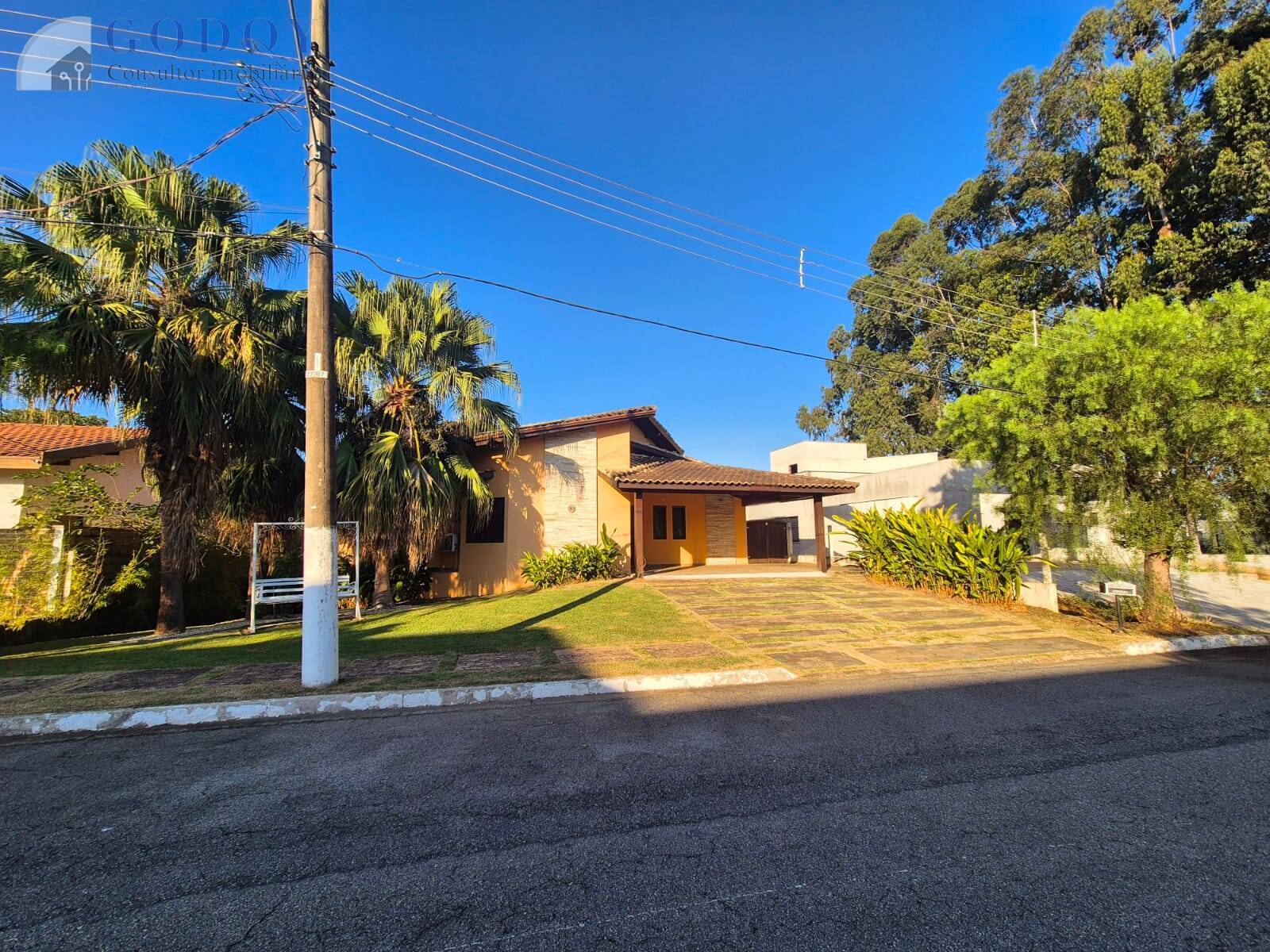 Casa de Condomínio à venda e aluguel com 3 quartos, 224m² - Foto 2
