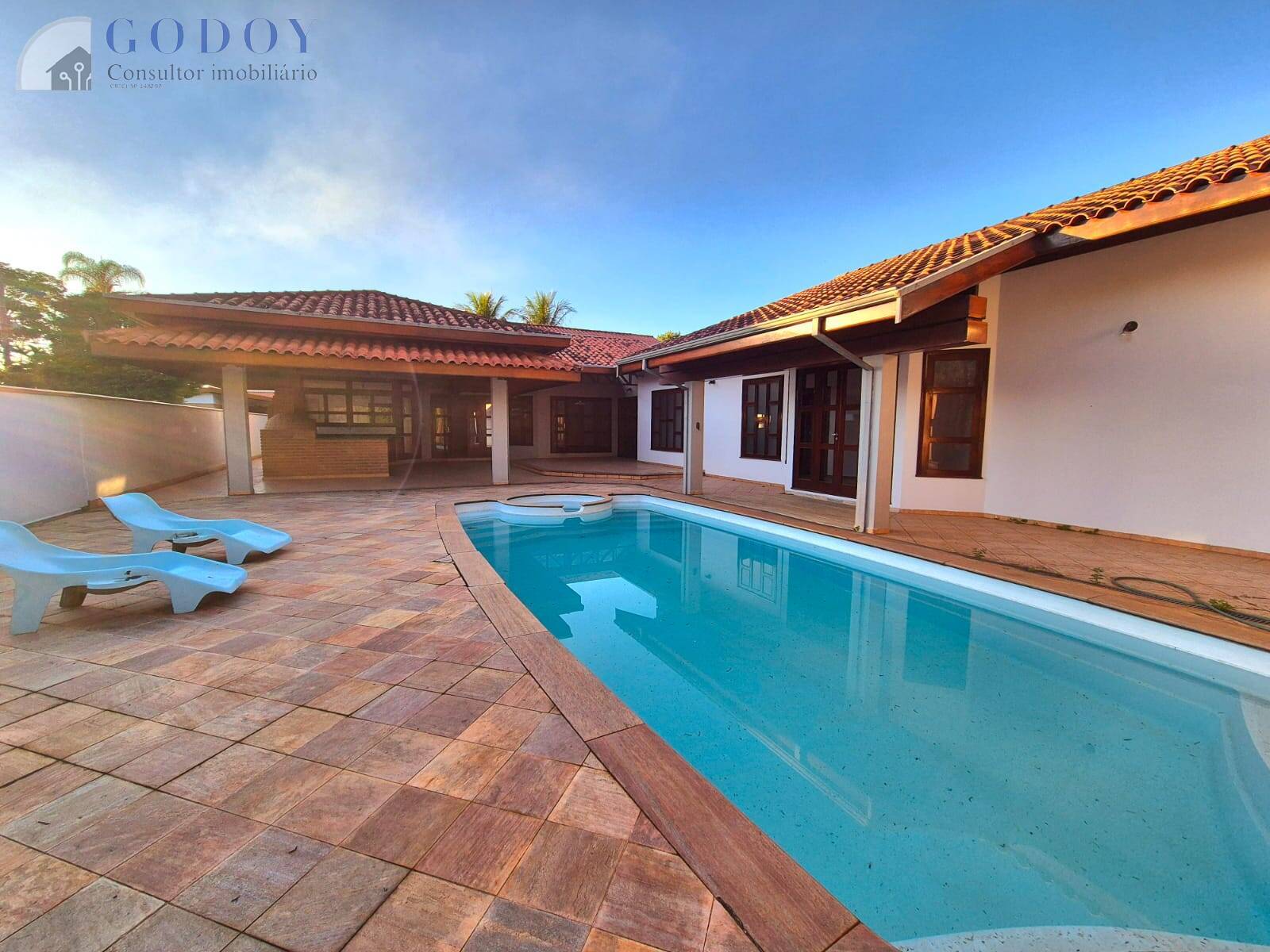 Casa à venda e aluguel com 4 quartos, 600m² - Foto 8